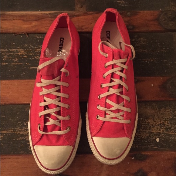 Tango Red Converse - Picture 1 of 3